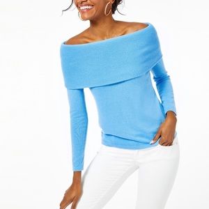 Christin Off the shoulder sweater